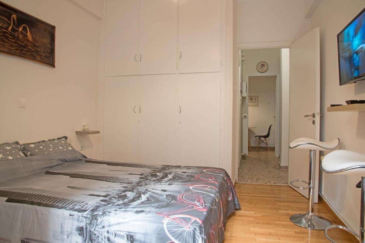 Messolonghi Square Apartment Атина Екстериор снимка