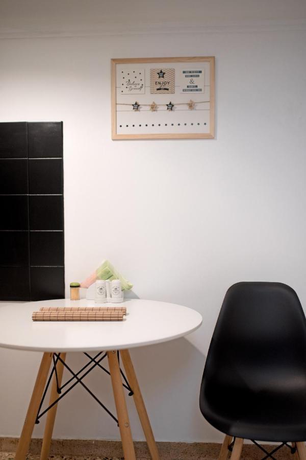 Messolonghi Square Apartment Атина Екстериор снимка