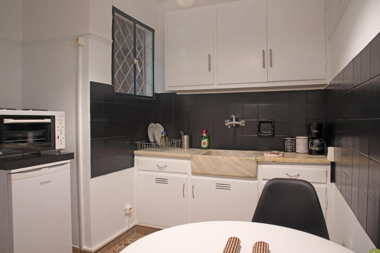 Messolonghi Square Apartment Атина Екстериор снимка