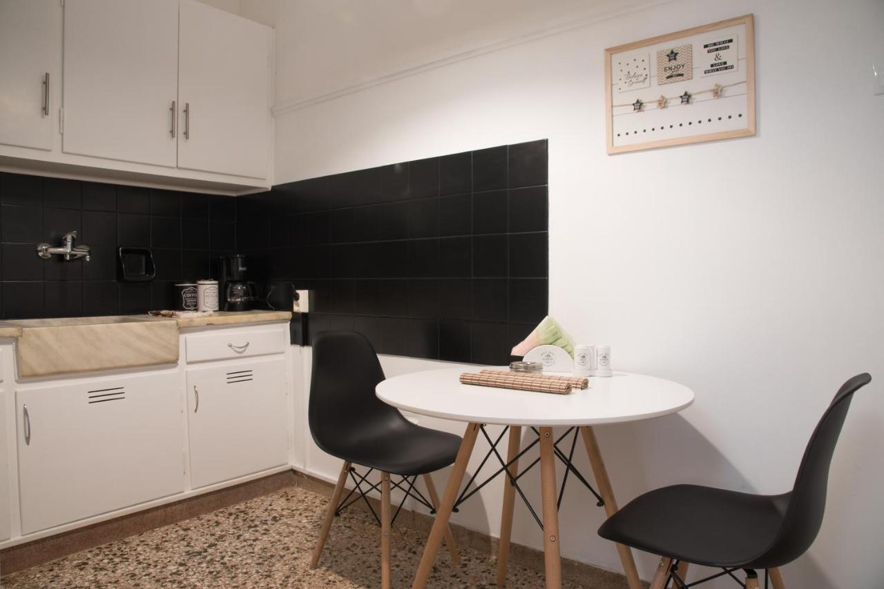 Messolonghi Square Apartment Атина Екстериор снимка